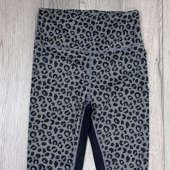 All Fenix Charcoal Cheetah Size S High Rise Jagger Athletic Workout 7/8 Leggings - Picture 4 of 15
